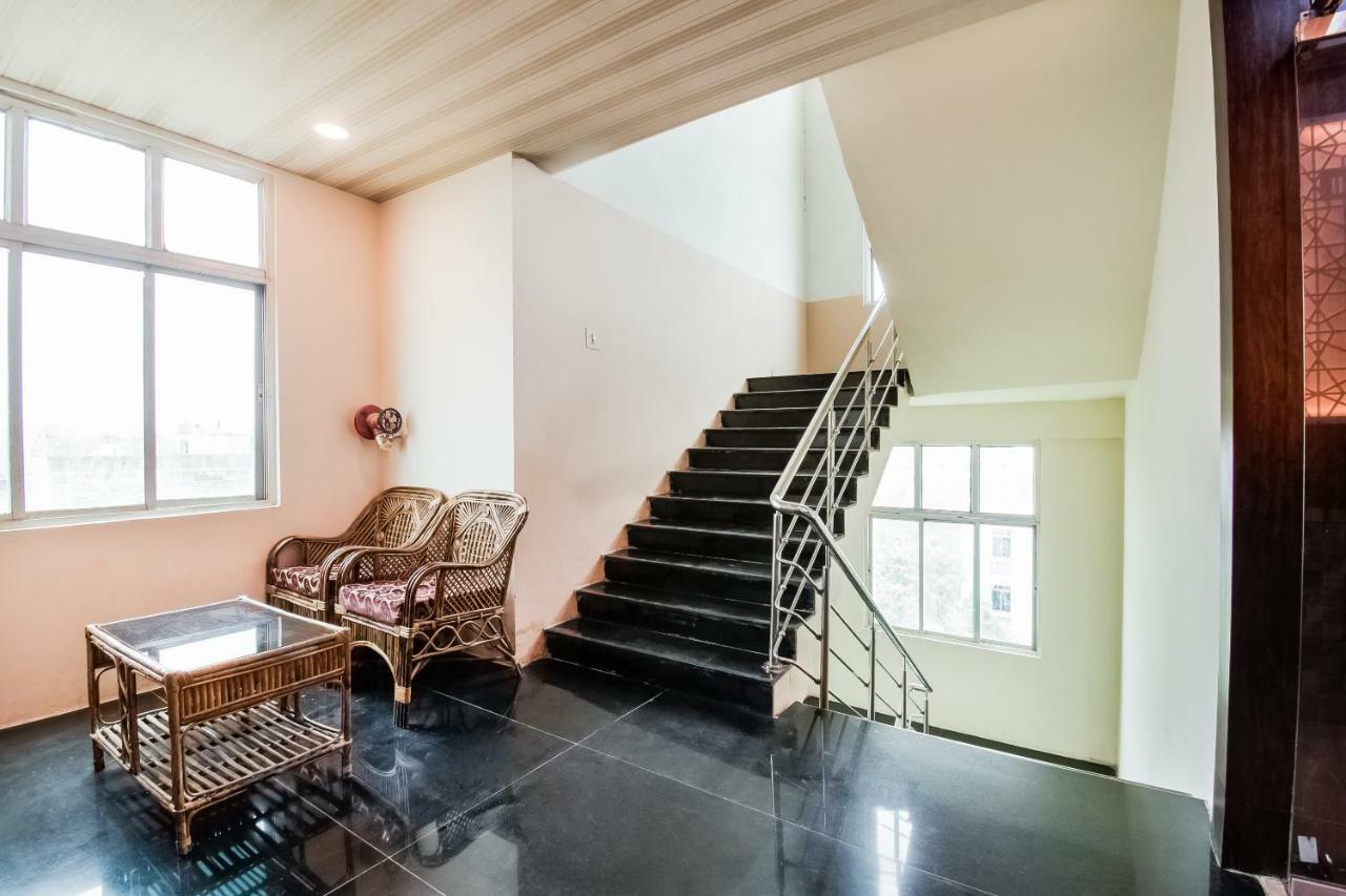 Danapur Oyo 45609 The Legend Inn Deluxe מראה חיצוני תמונה
