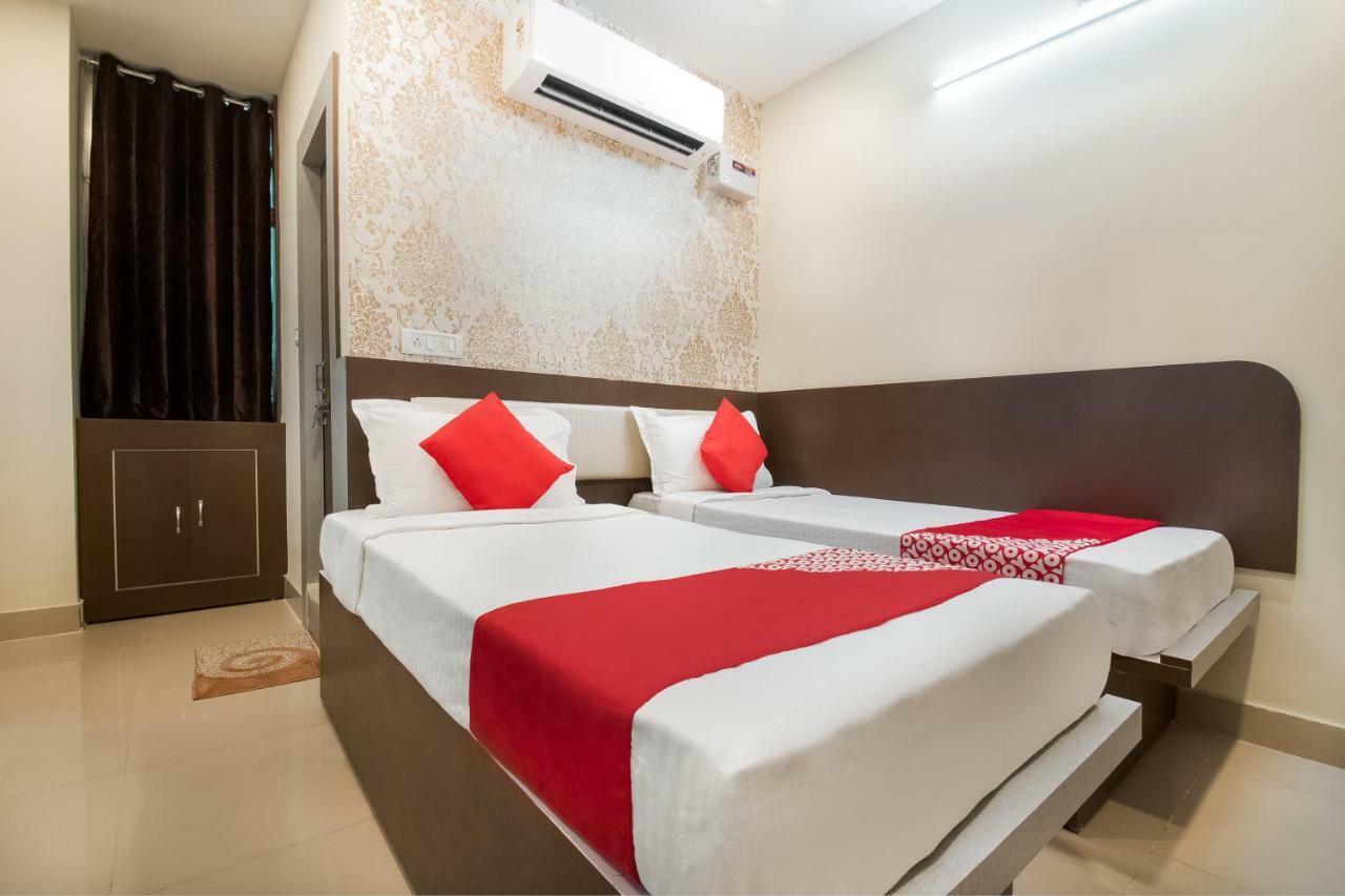 Danapur Oyo 45609 The Legend Inn Deluxe מראה חיצוני תמונה
