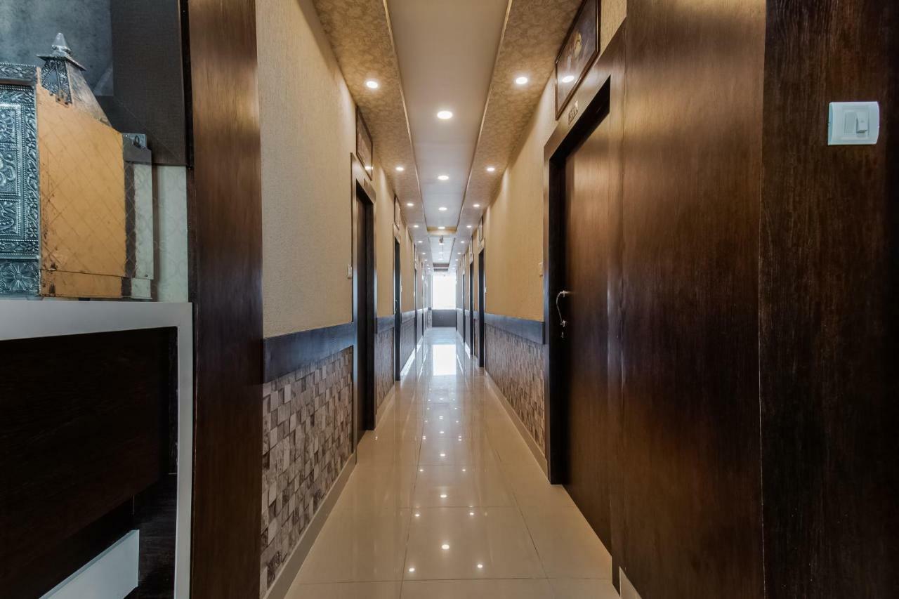 Danapur Oyo 45609 The Legend Inn Deluxe מראה חיצוני תמונה